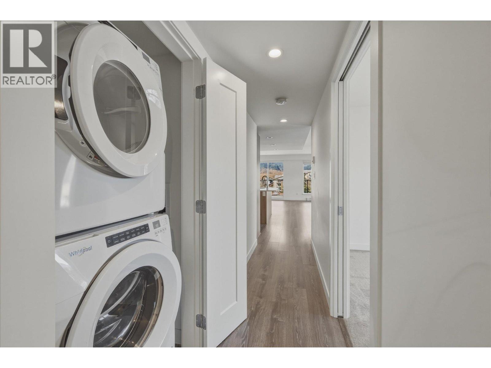 411 1365 PEMBERTON AVENUE, Squamish