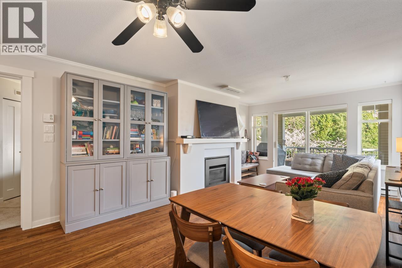 310 1428 PARKWAY BOULEVARD, Coquitlam