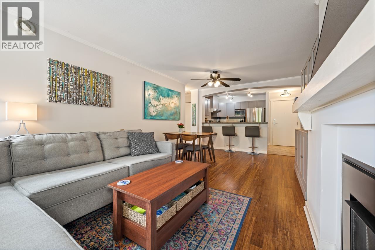 310 1428 PARKWAY BOULEVARD, Coquitlam