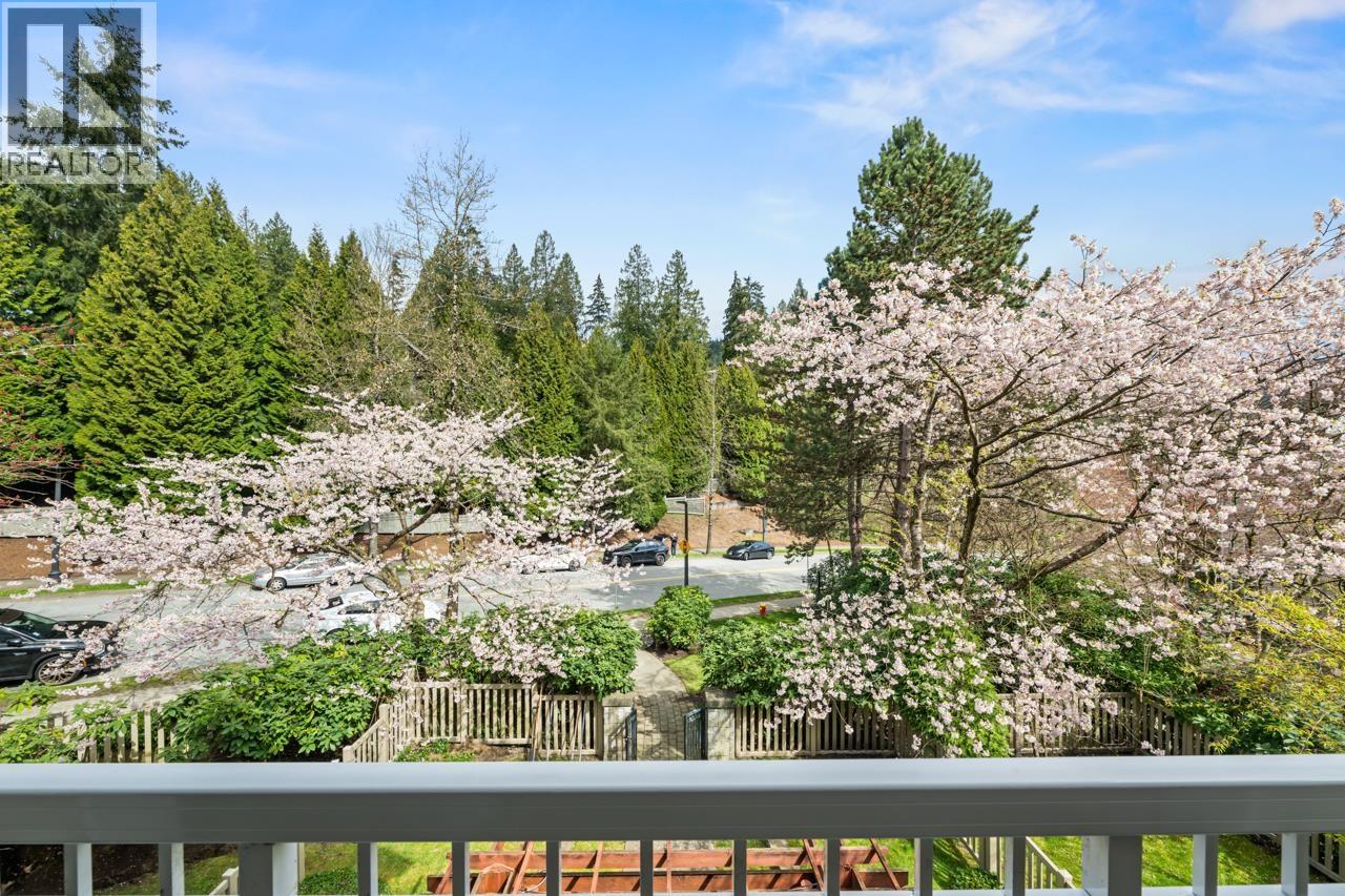 310 1428 PARKWAY BOULEVARD, Coquitlam