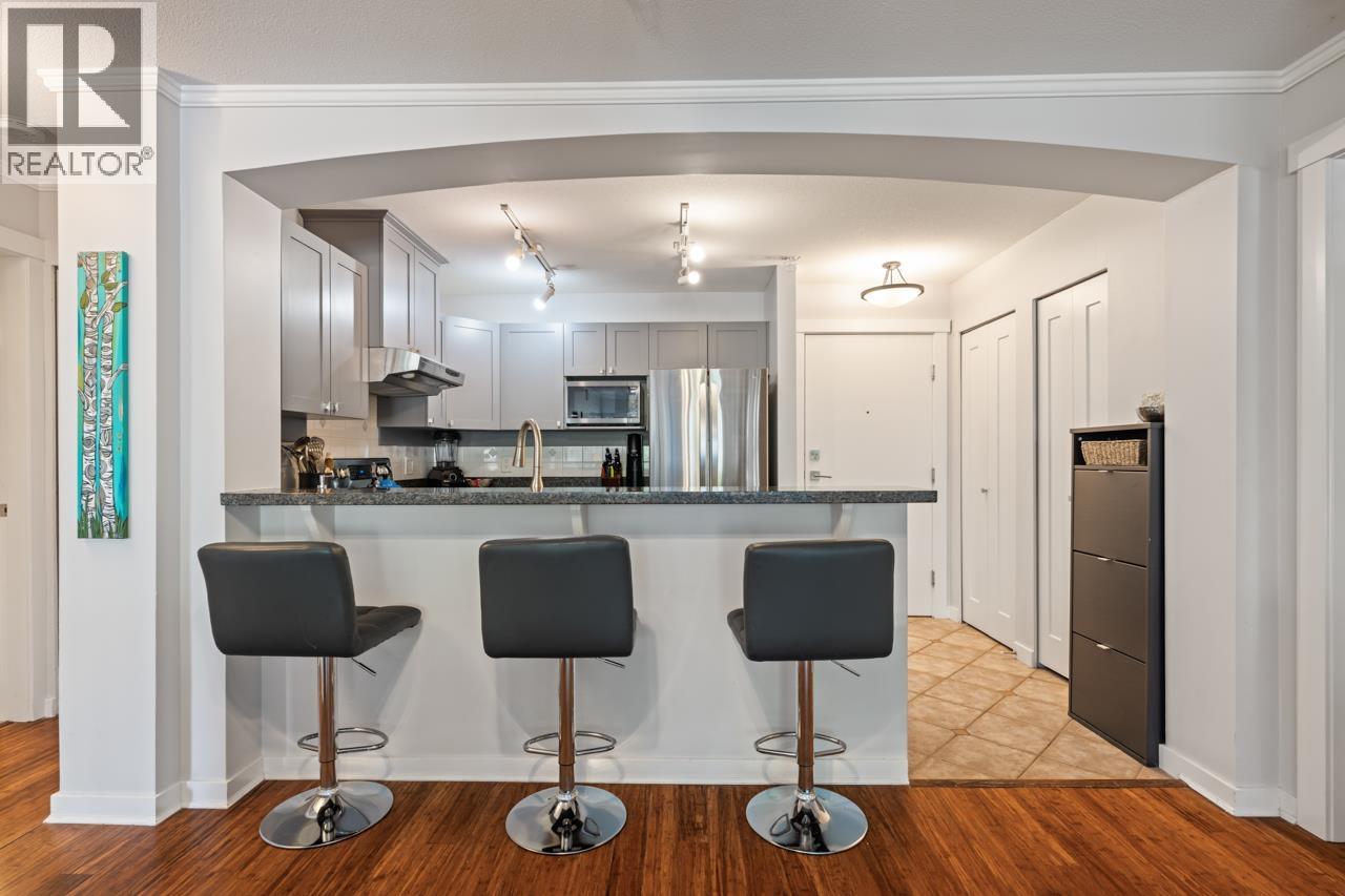 310 1428 PARKWAY BOULEVARD, Coquitlam