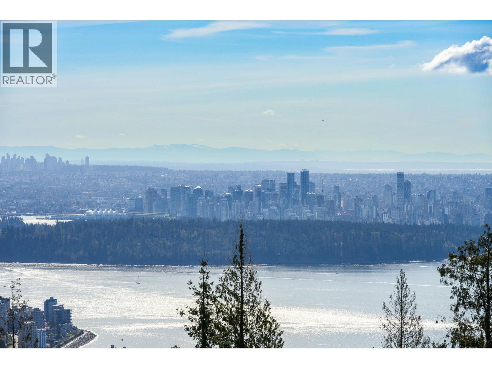 605 3963 UPLANDS WAY, West Vancouver