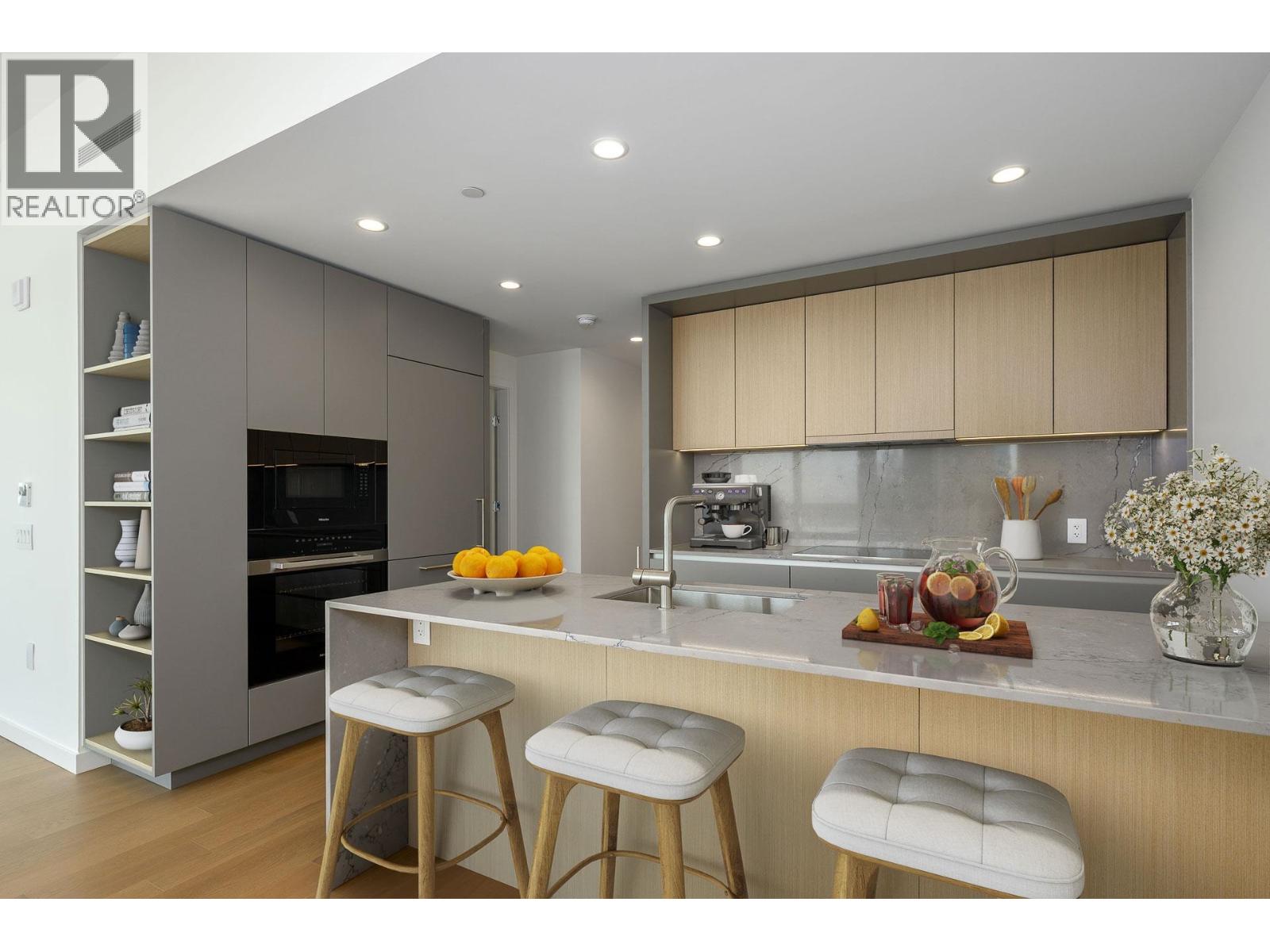 605 3963 UPLANDS WAY, West Vancouver