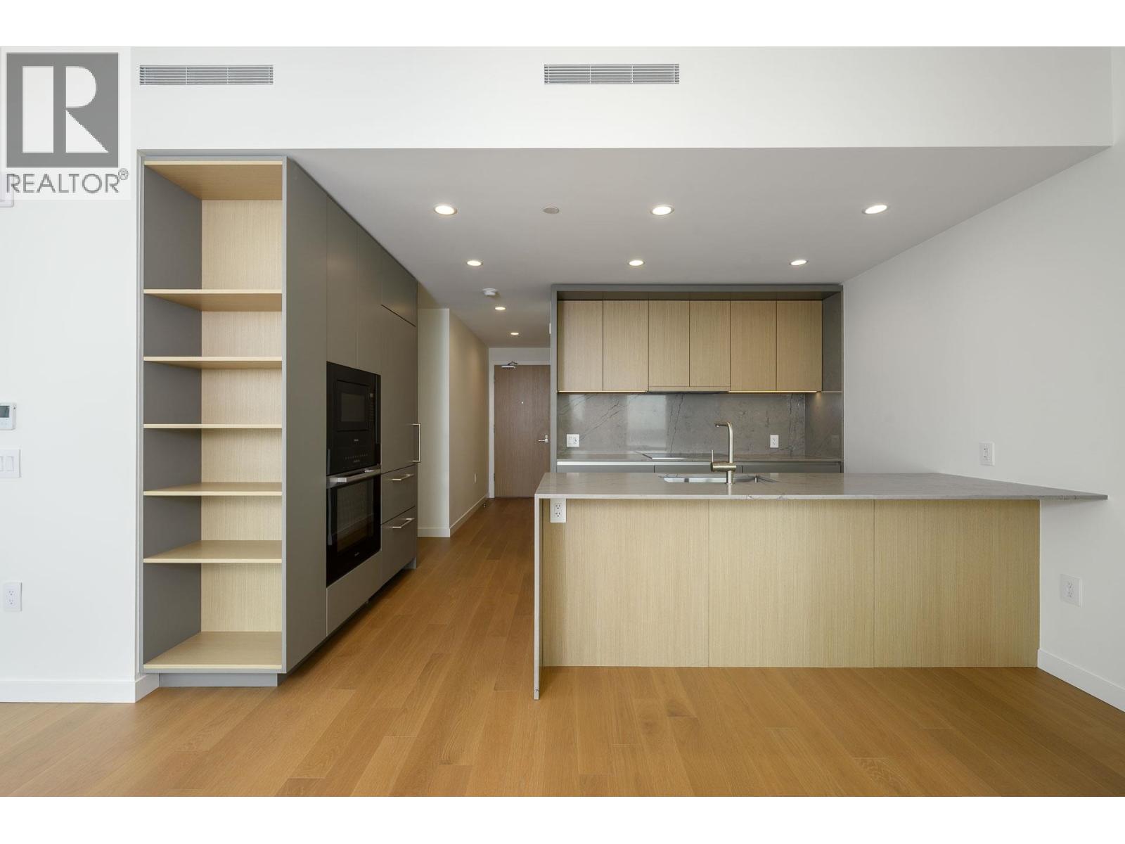 605 3963 UPLANDS WAY, West Vancouver