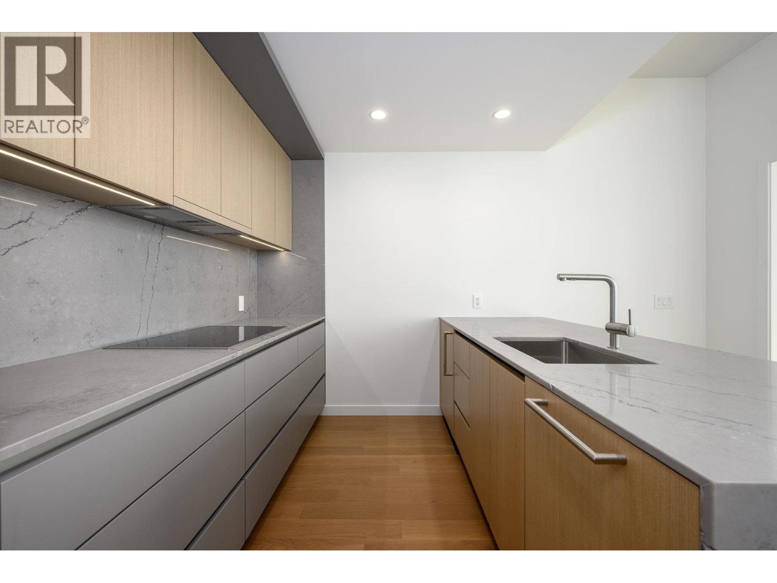 605 3963 UPLANDS WAY, West Vancouver