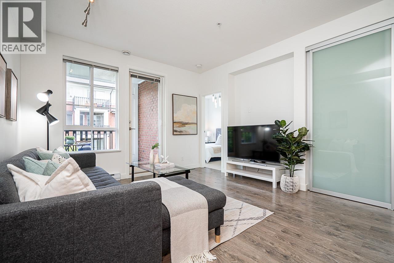 313 553 FOSTER AVENUE, Coquitlam