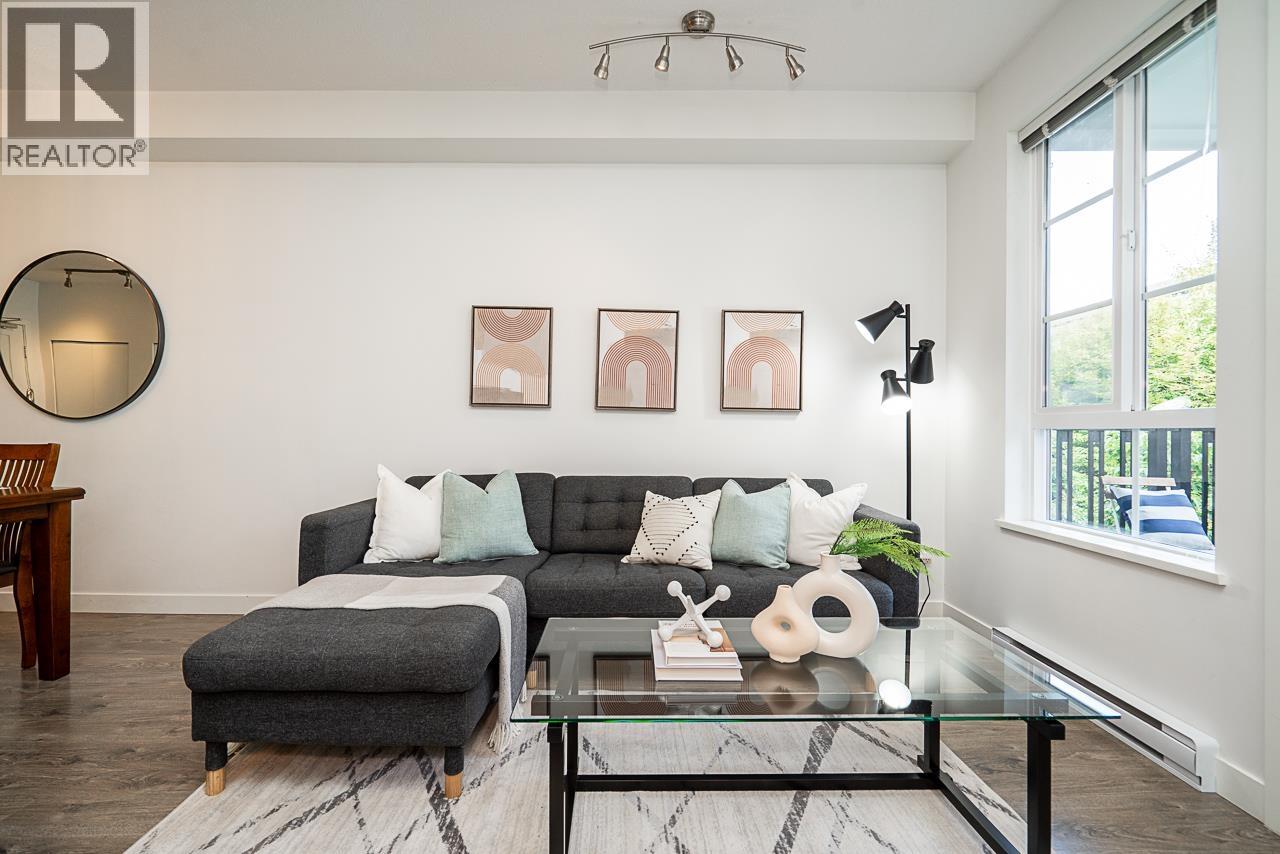 313 553 FOSTER AVENUE, Coquitlam