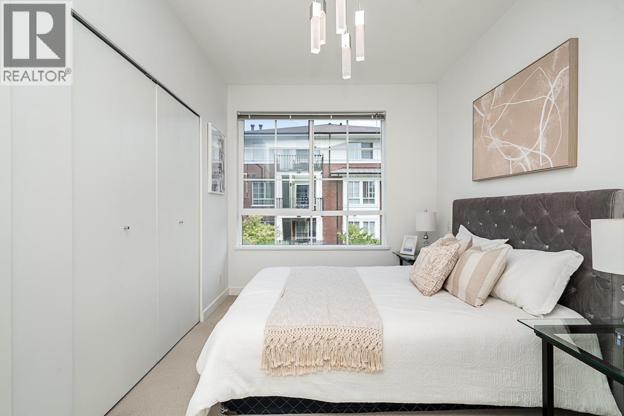 313 553 FOSTER AVENUE, Coquitlam