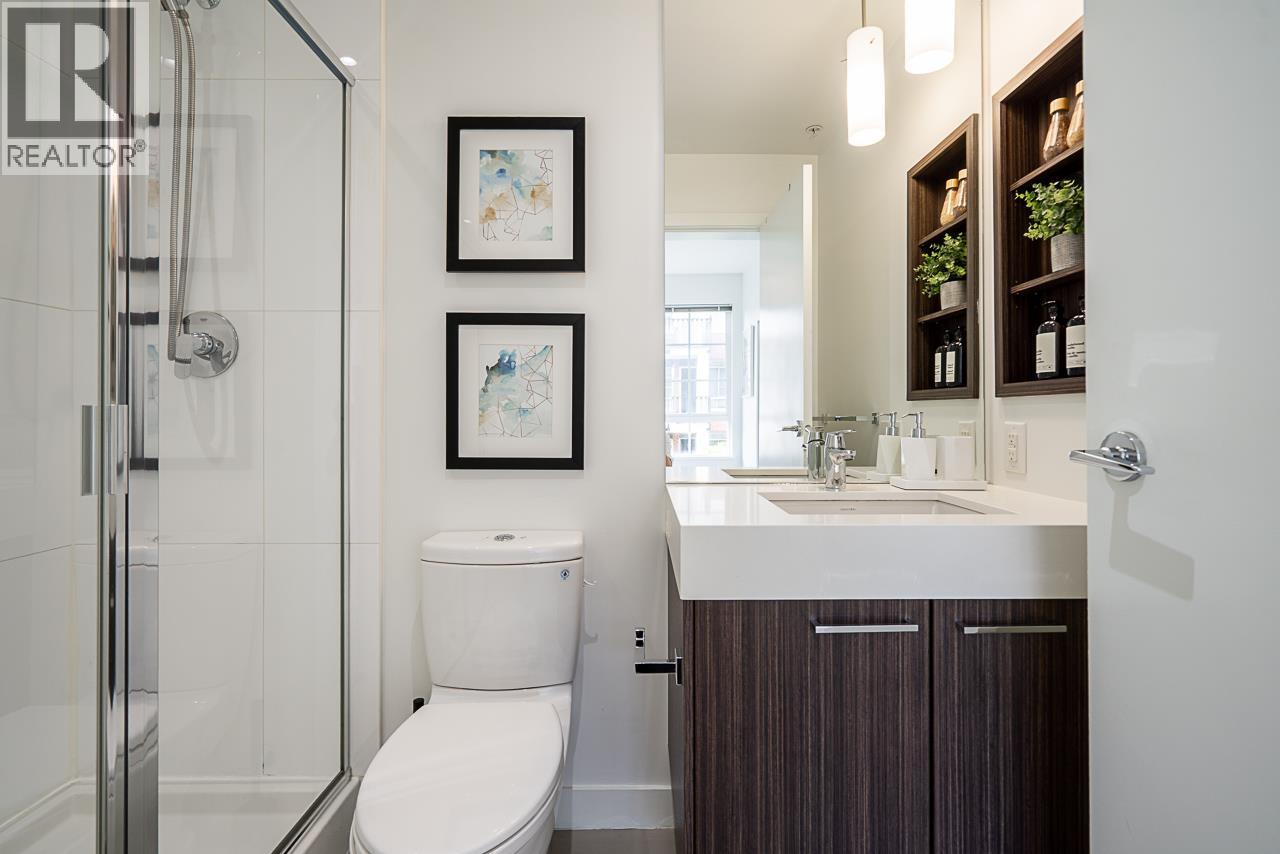 313 553 FOSTER AVENUE, Coquitlam