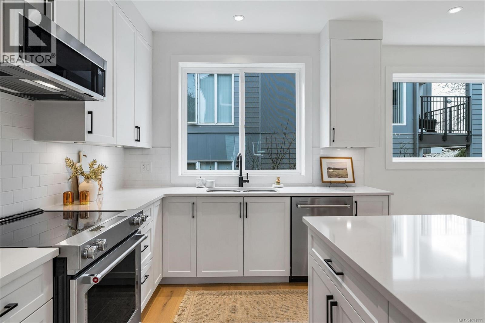 #4 10145 FIFTH ST - 12