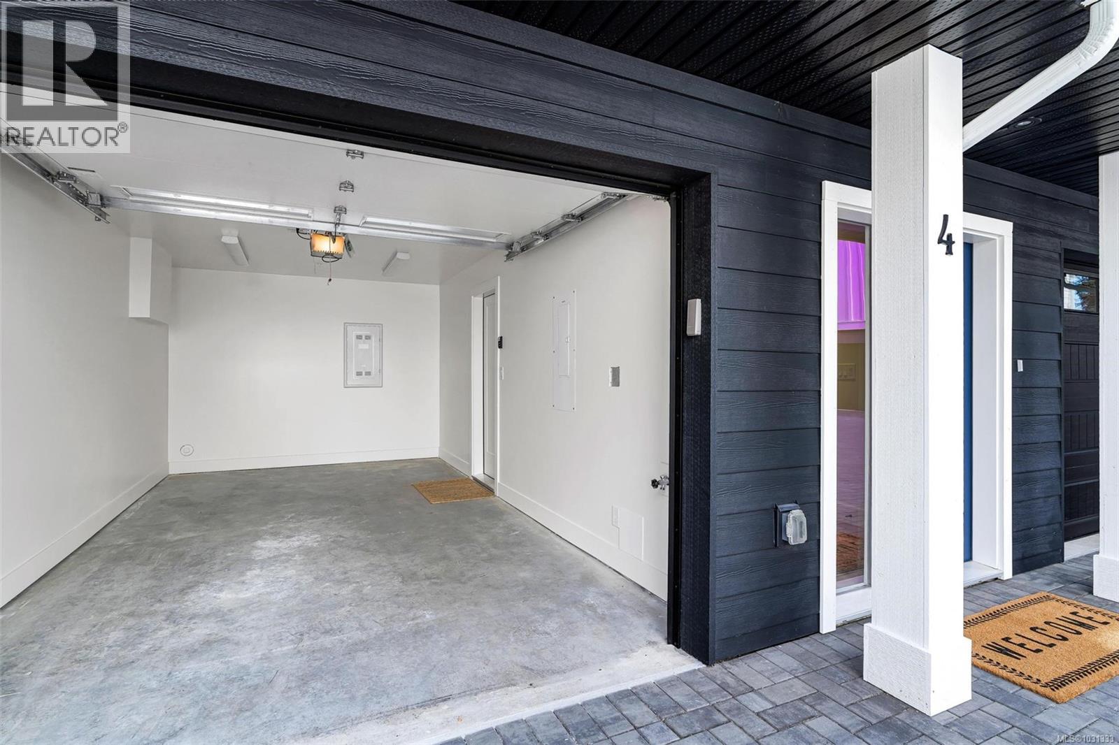 #4 10145 FIFTH ST - 33