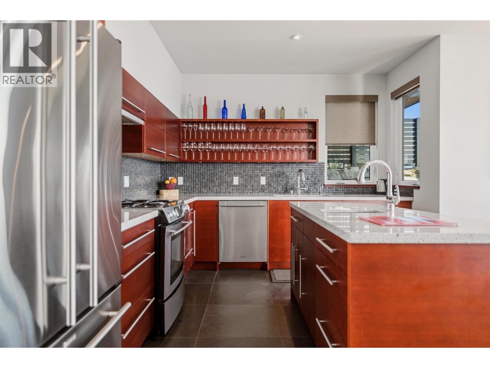 6085 SILVERSTONE LANE, Sechelt