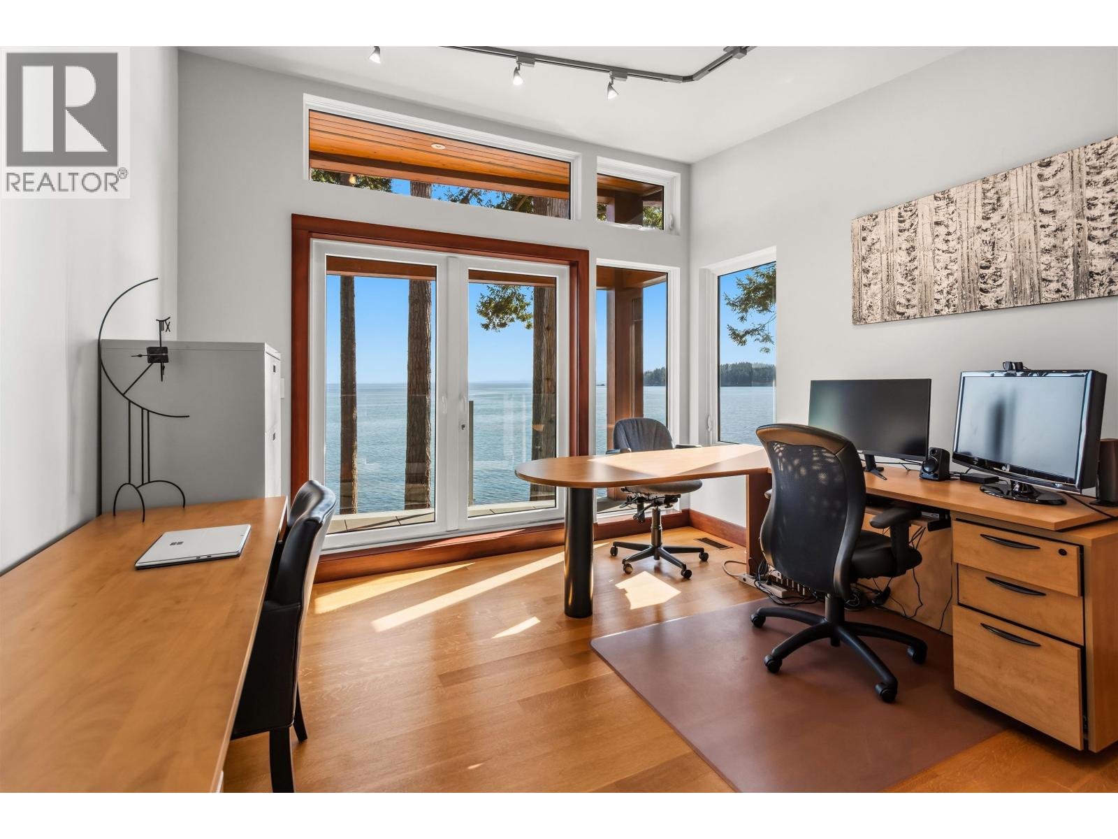 6085 SILVERSTONE LANE, Sechelt