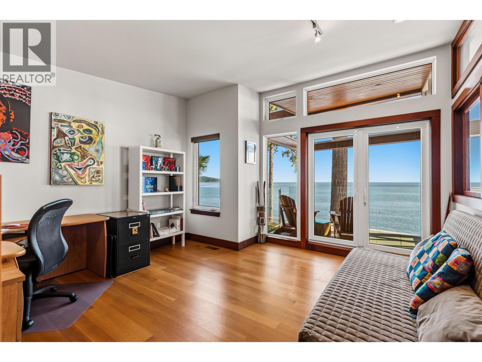 6085 SILVERSTONE LANE, Sechelt