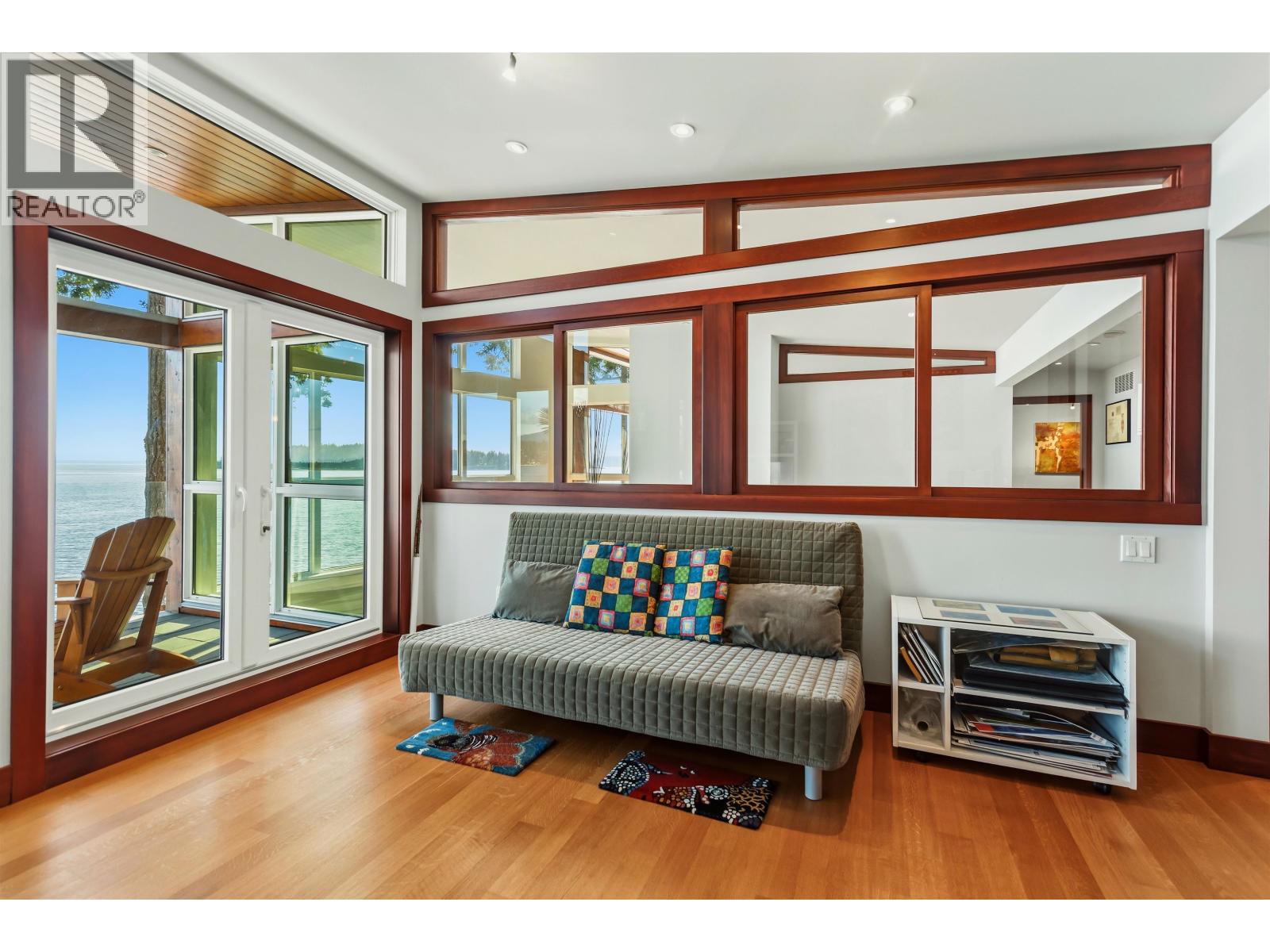 6085 SILVERSTONE LANE, Sechelt