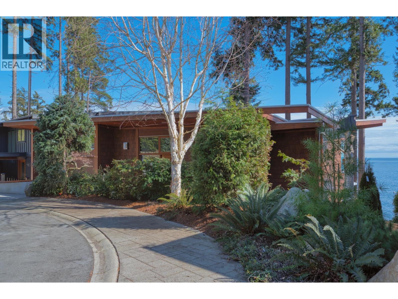 6085 SILVERSTONE LANE, Sechelt