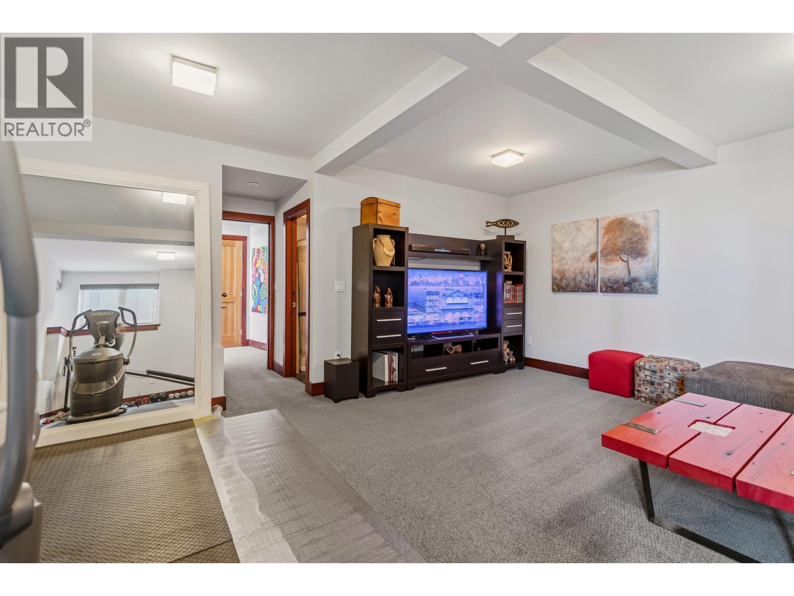 6085 SILVERSTONE LANE, Sechelt