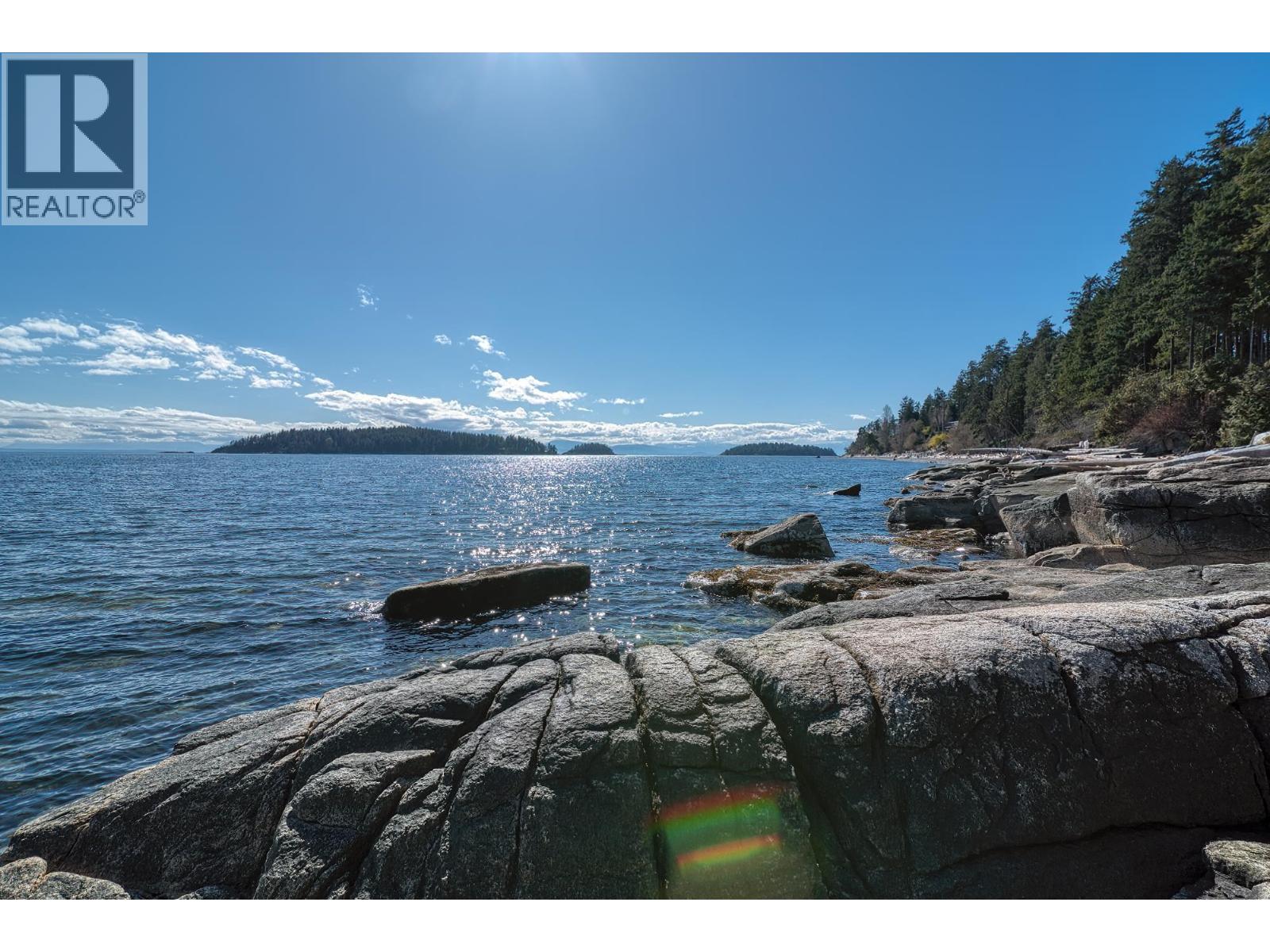 6085 SILVERSTONE LANE, Sechelt