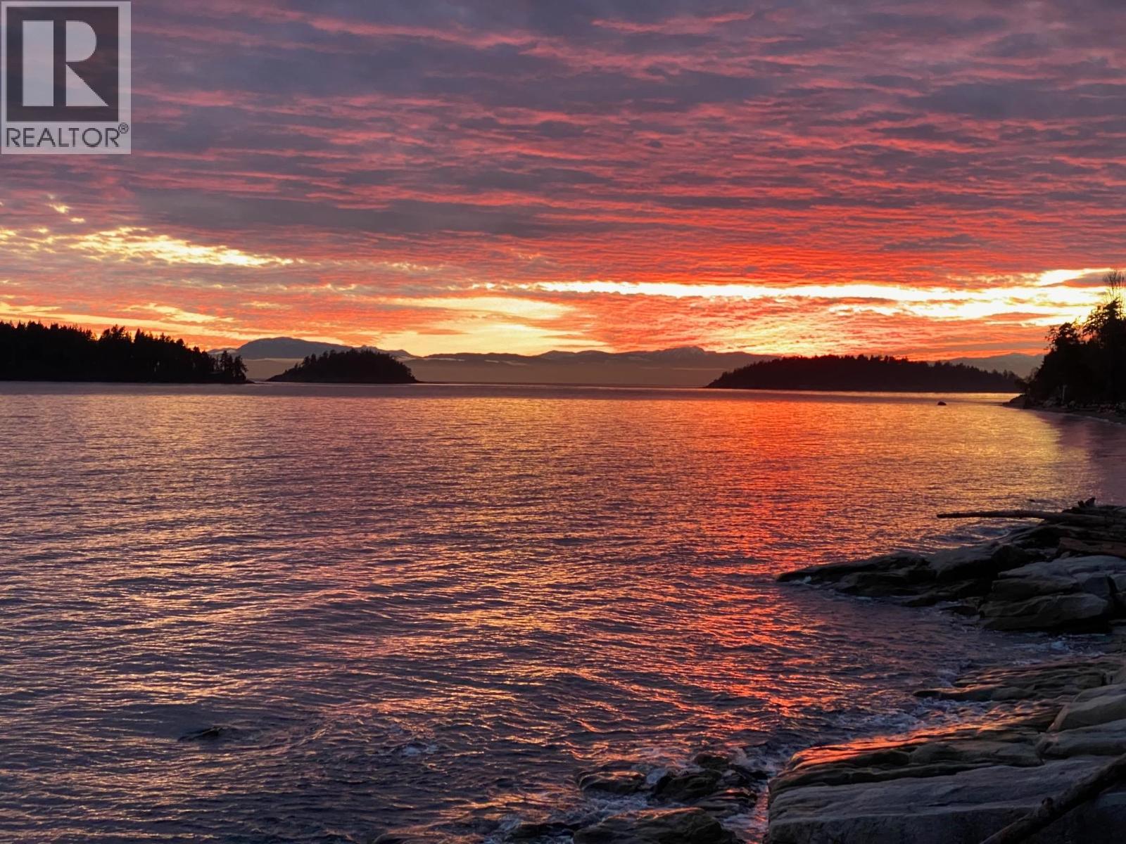 6085 SILVERSTONE LANE, Sechelt