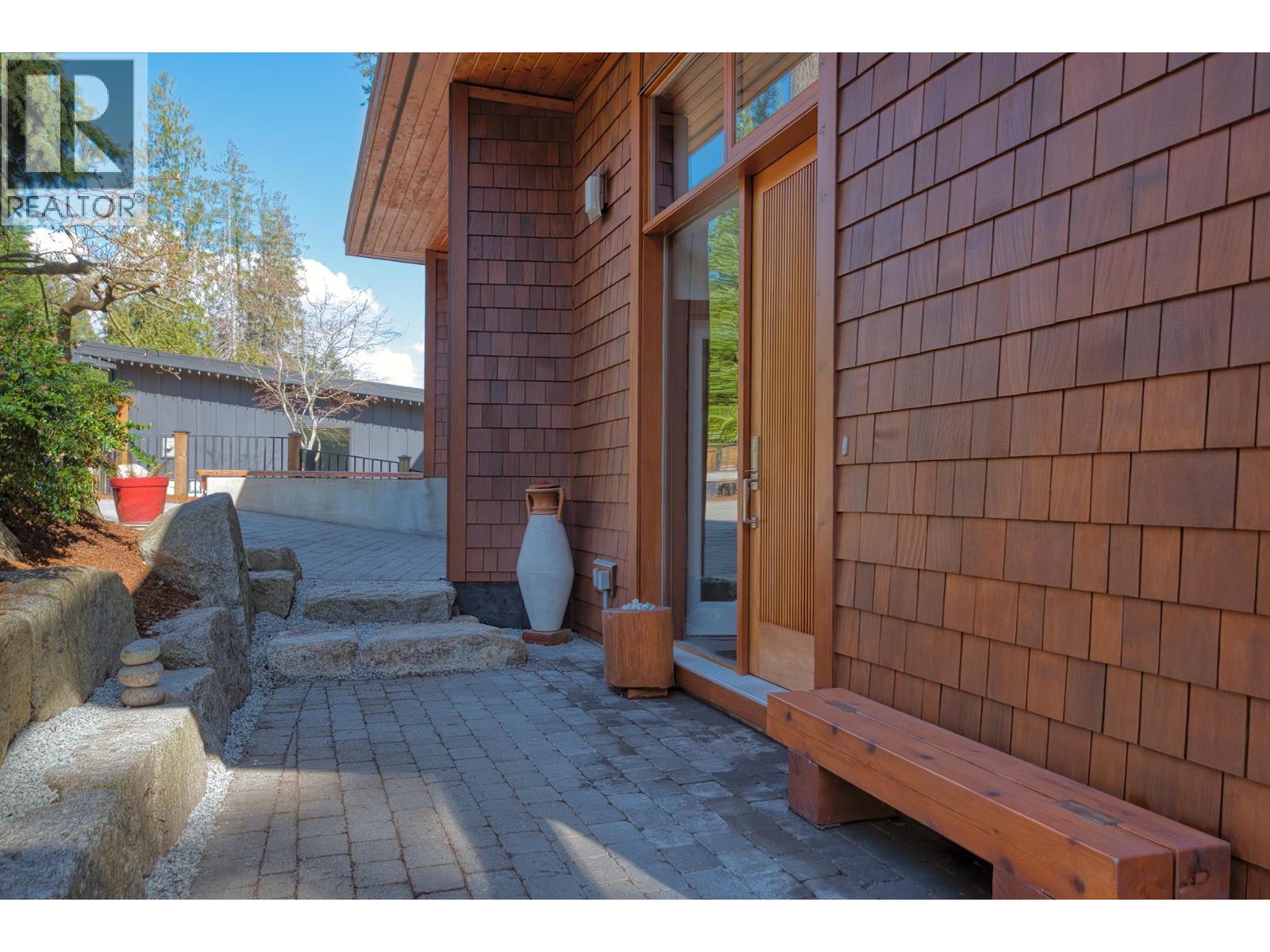 6085 SILVERSTONE LANE, Sechelt