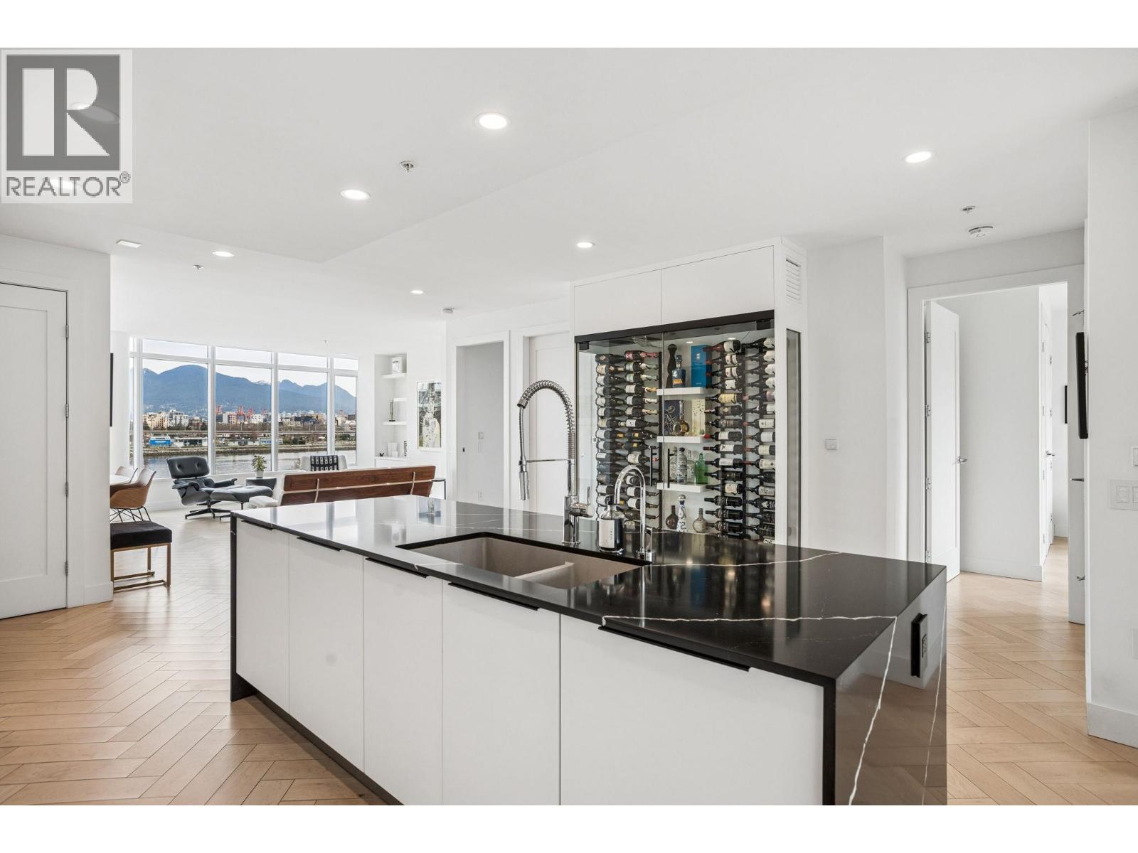 501 138 ATHLETES WAY, Vancouver