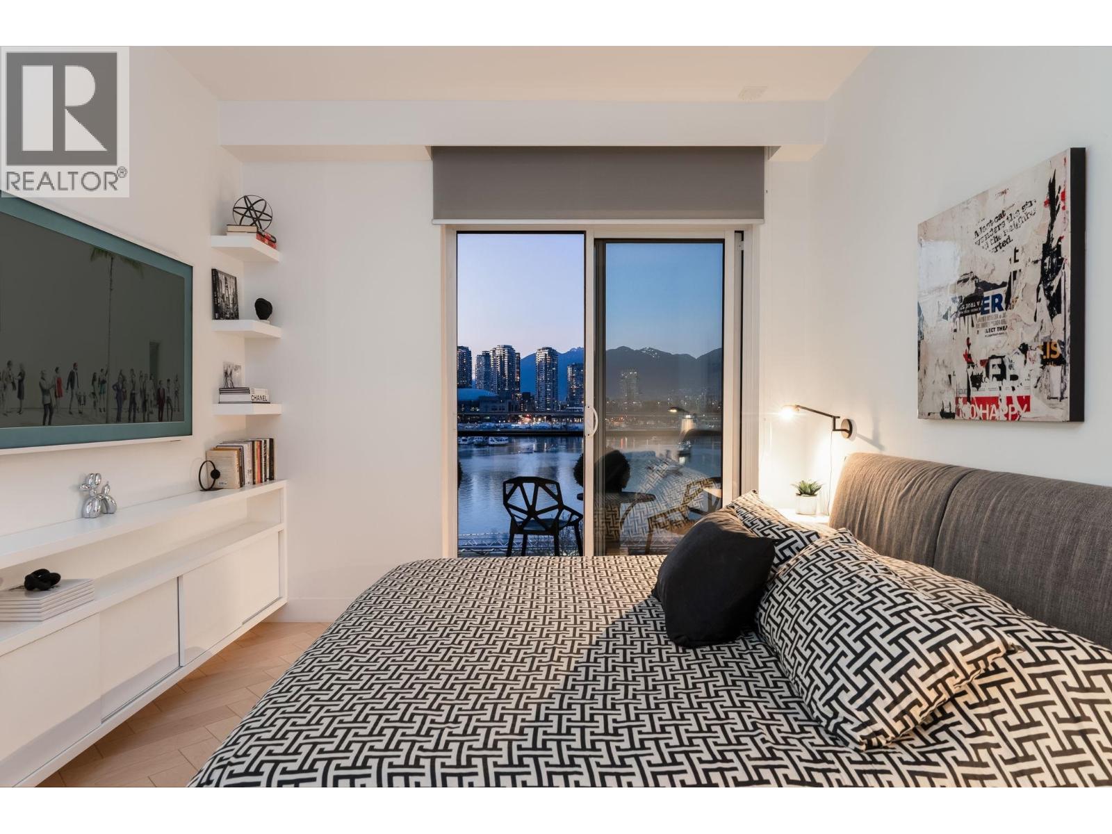 501 138 ATHLETES WAY, Vancouver