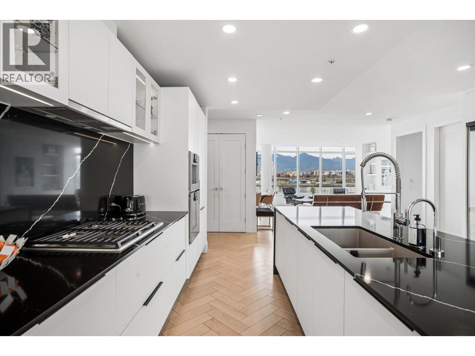 501 138 ATHLETES WAY, Vancouver