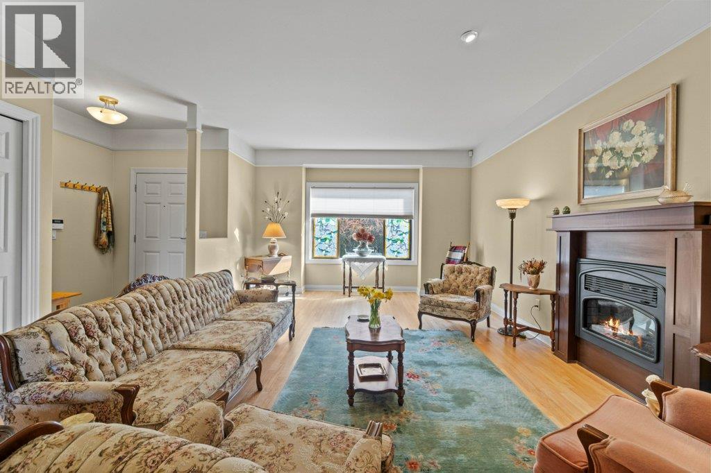 #7 881 16 STREET NE - 11