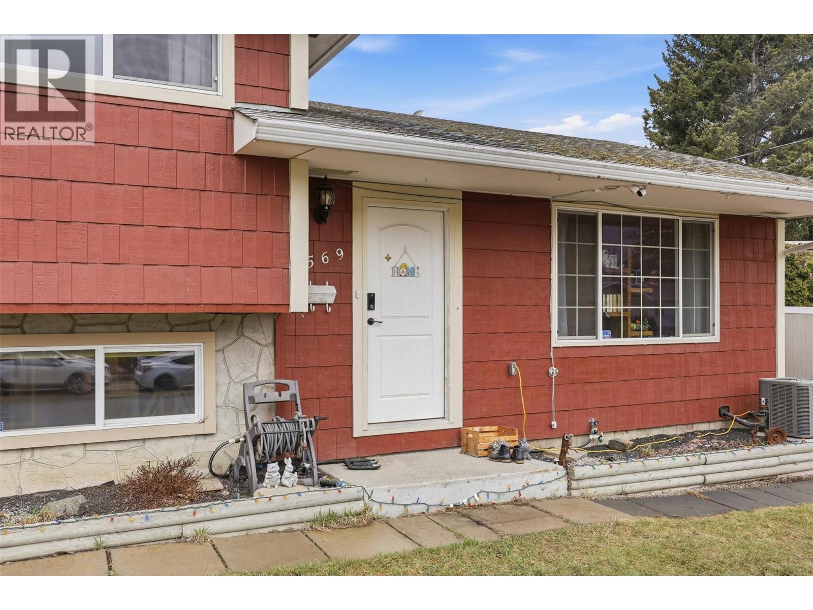 2569 CRESTLINE PLACE - Image 3