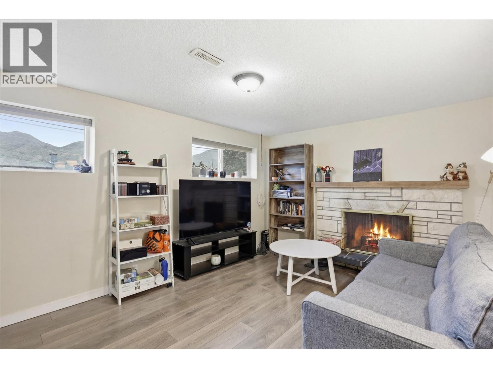 2569 CRESTLINE PLACE - 28