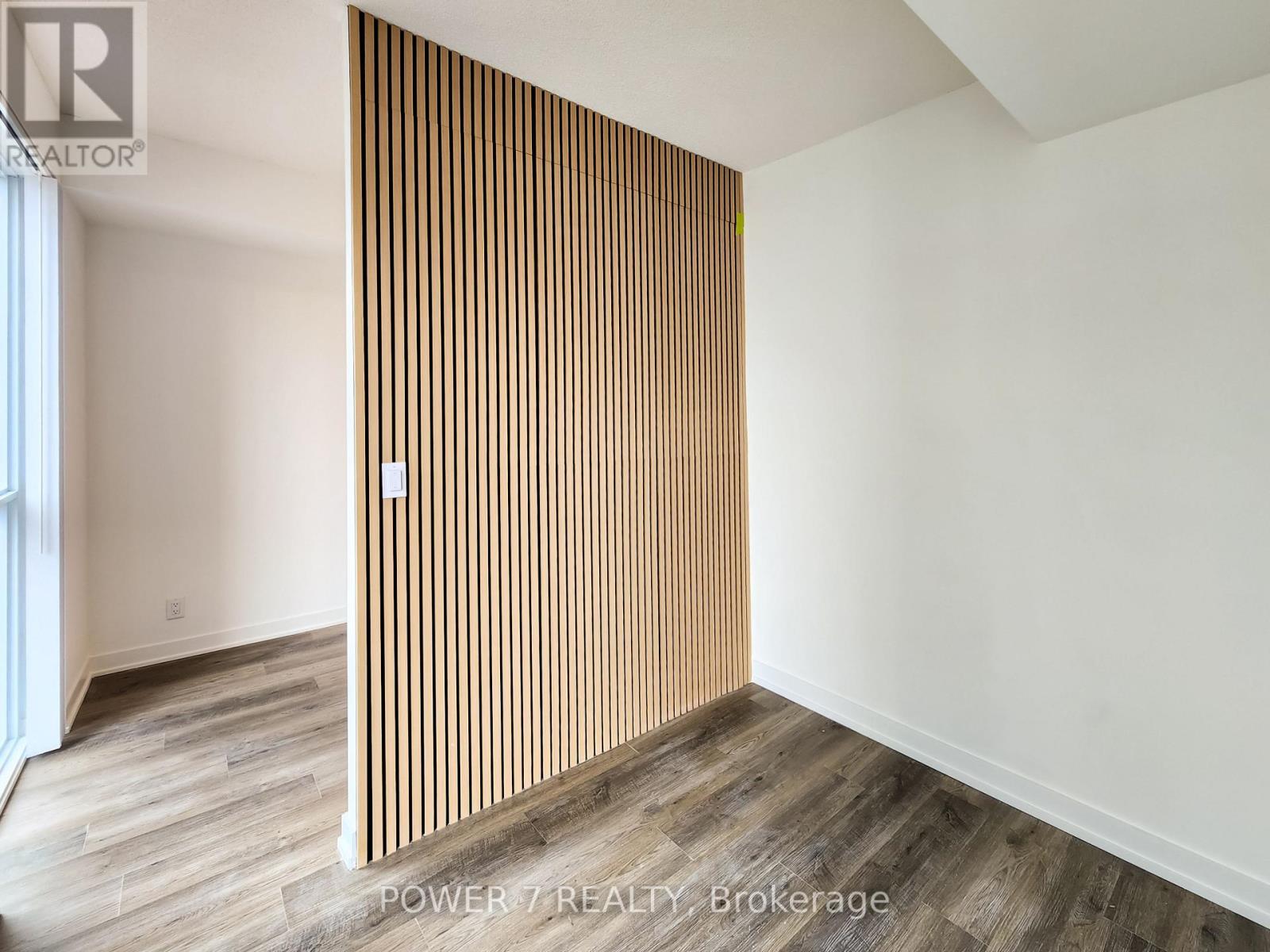 1911 - 180 FRONT STREET E