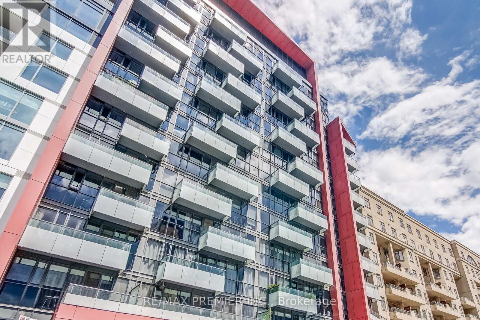 414 - 560 FRONT STREET W