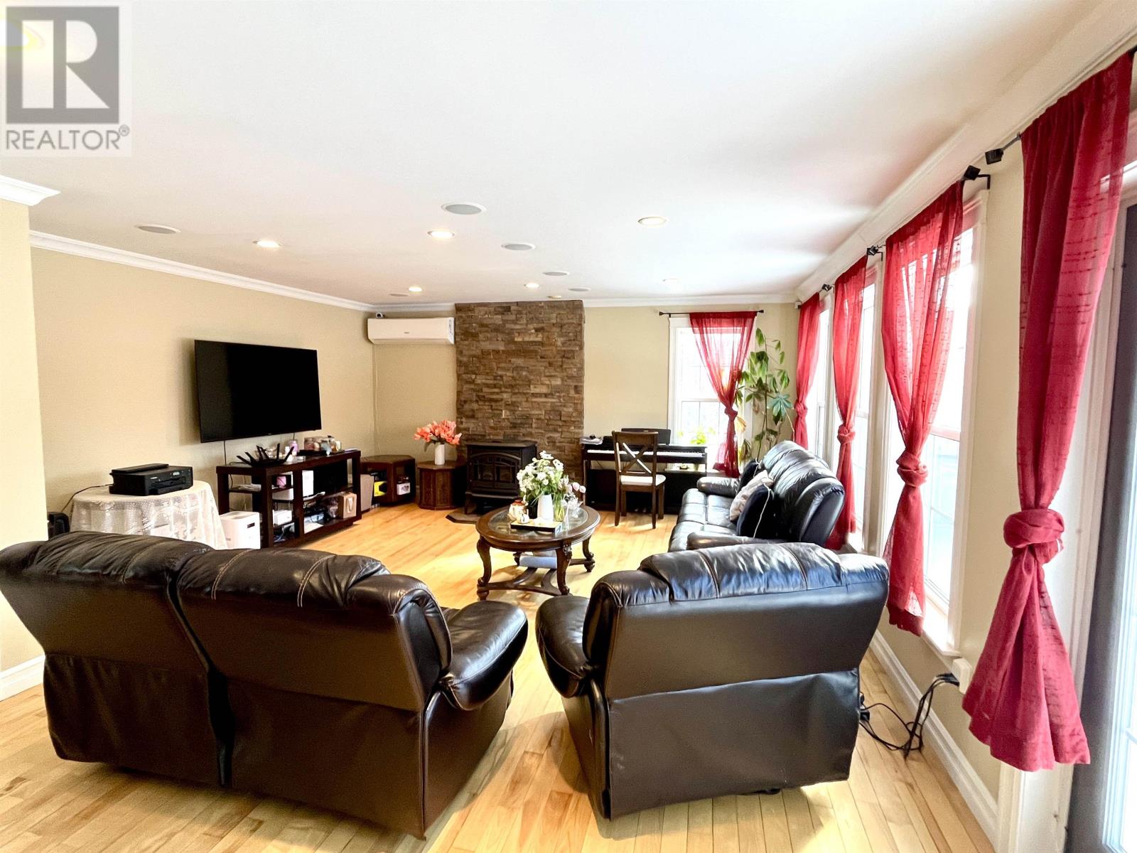 30 MACARTHUR Drive - 9