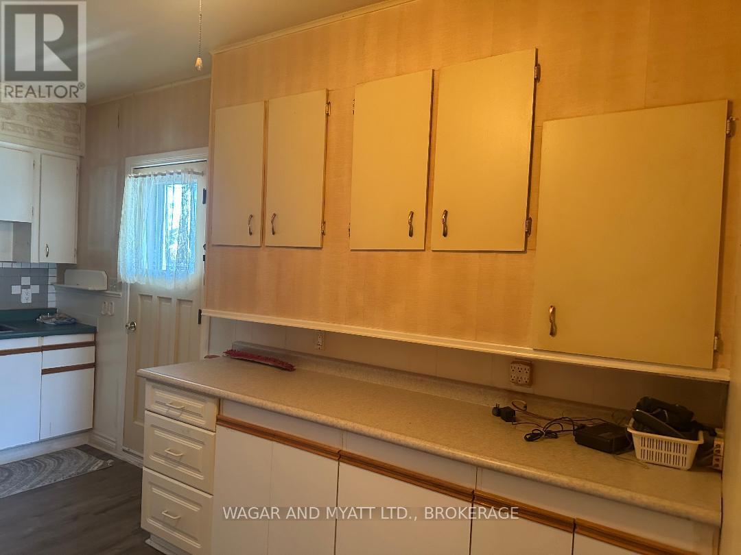 172 RICHARD STREET - 12