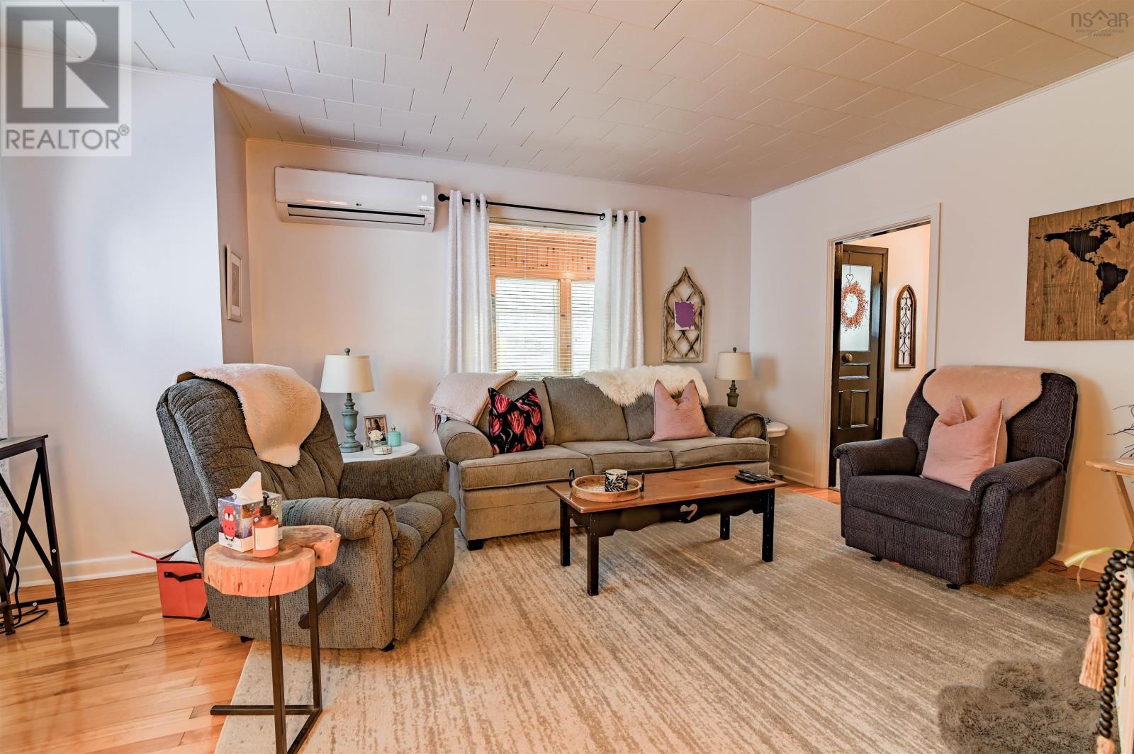 Property 18 of 41 of 201 Main Street