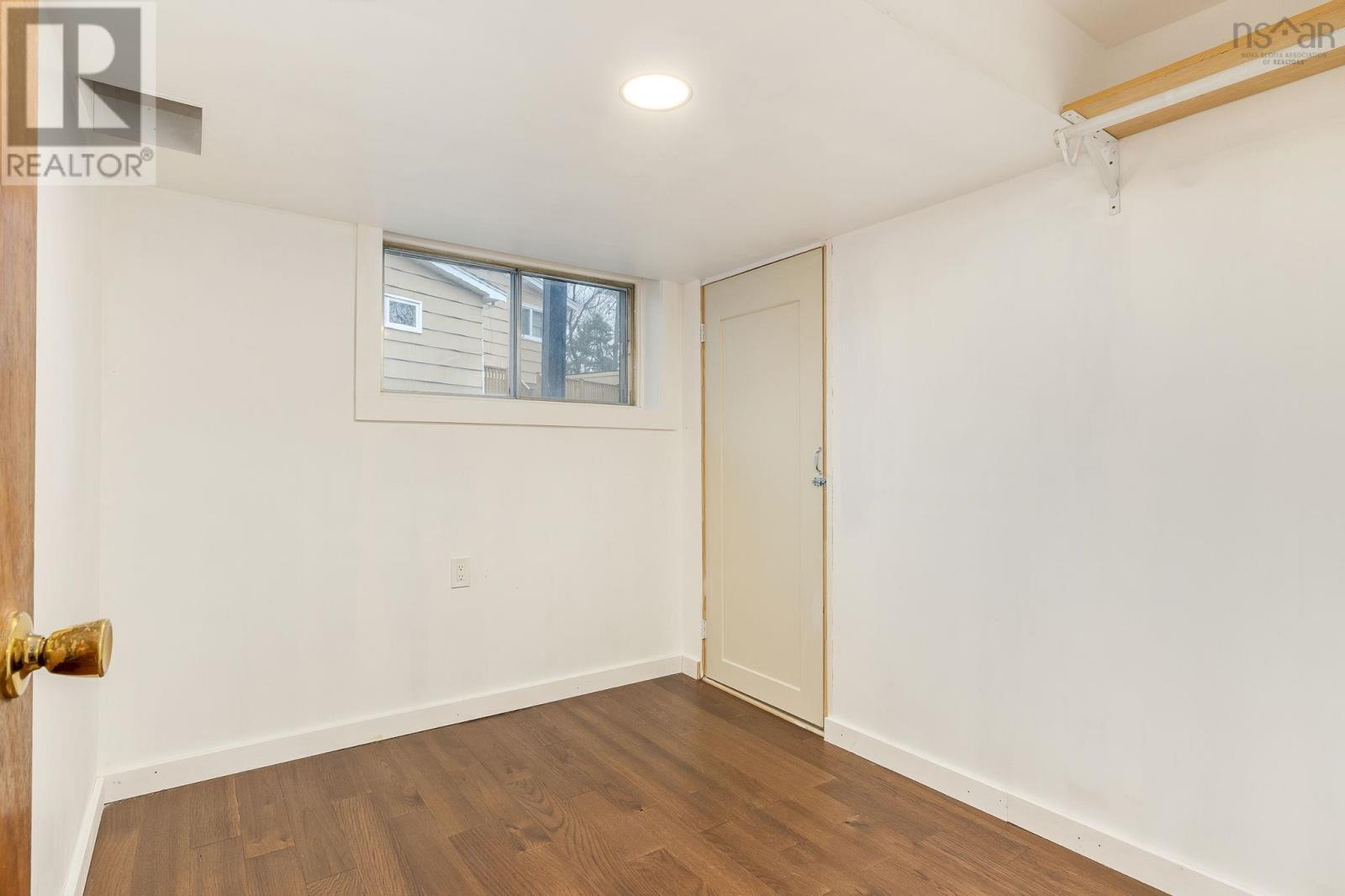 Property 22 of 30 of 7 Palisade Place