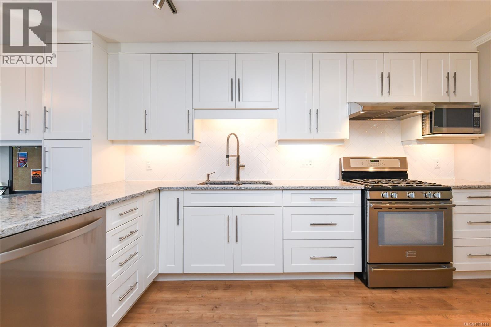 2175 Bolt Ave, Comox