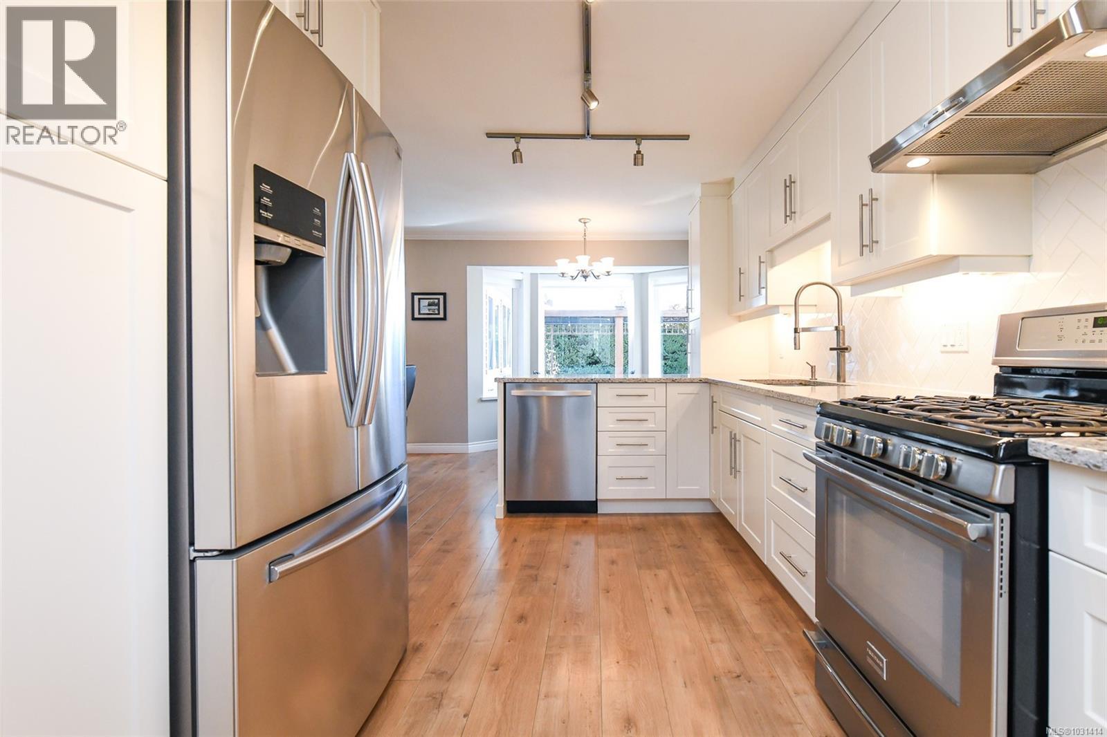 2175 Bolt Ave, Comox