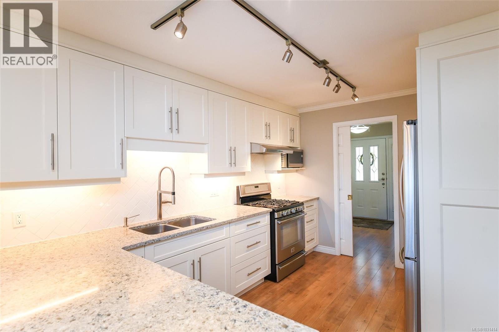 2175 Bolt Ave, Comox