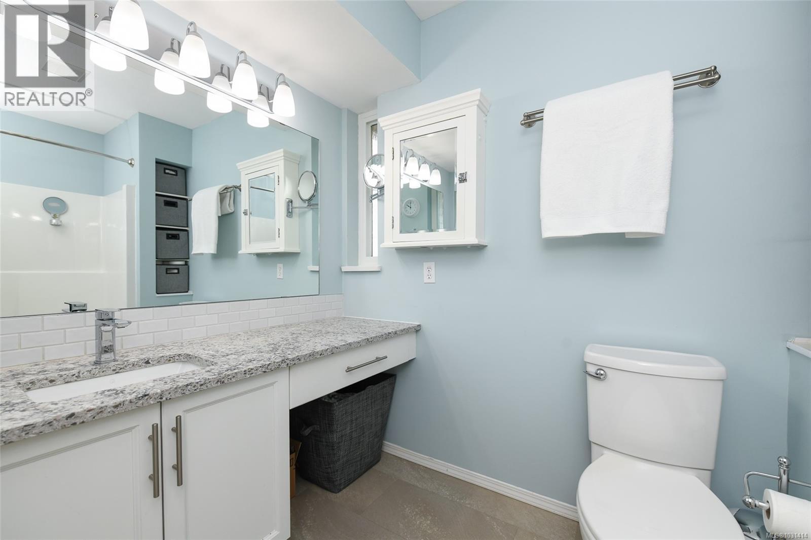 2175 Bolt Ave, Comox