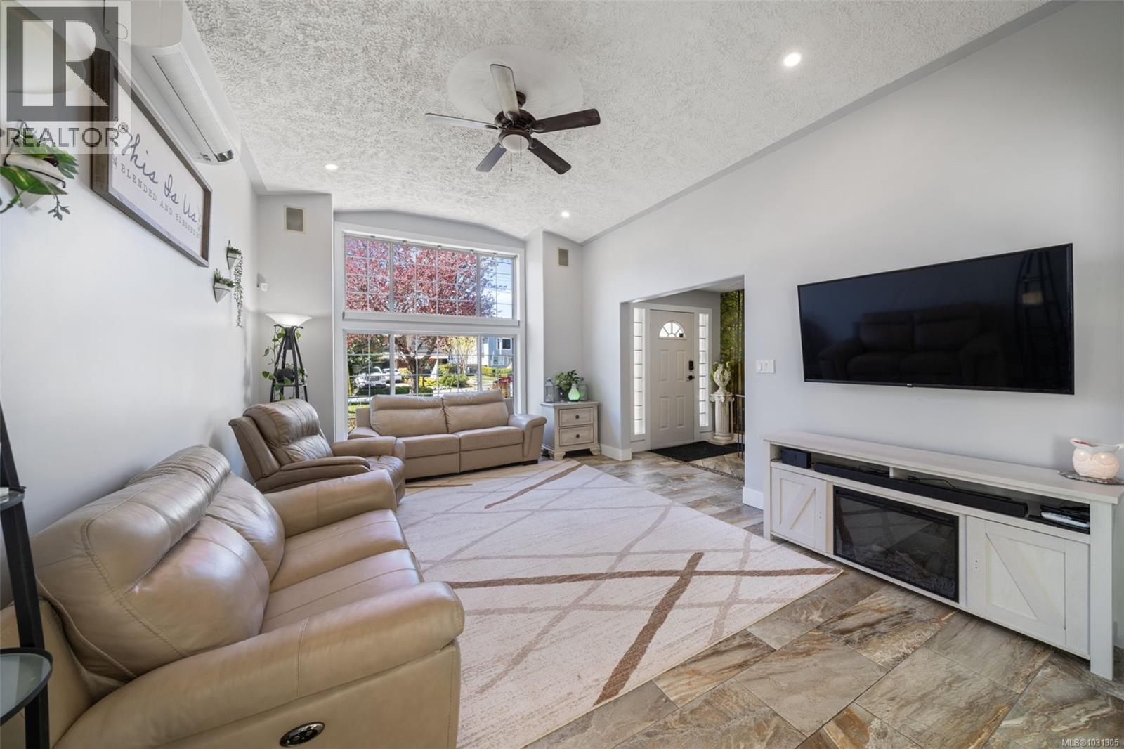 212 Cowichan Ave E, Lake Cowichan