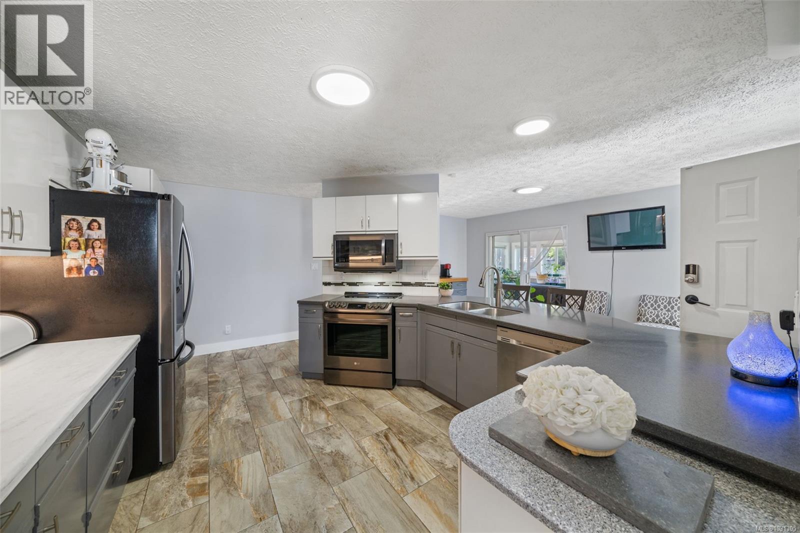 212 Cowichan Ave E, Lake Cowichan