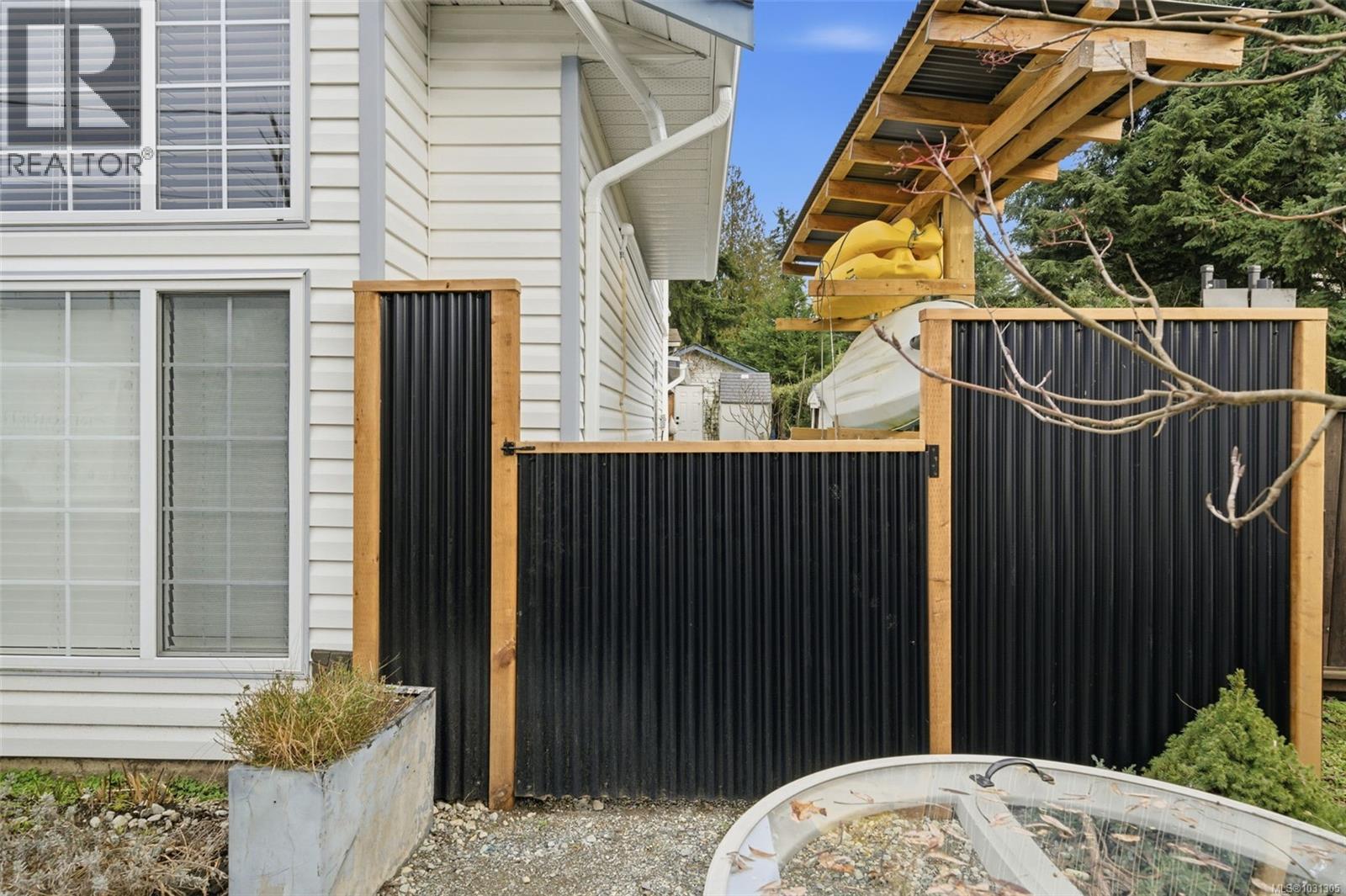 212 Cowichan Ave E, Lake Cowichan