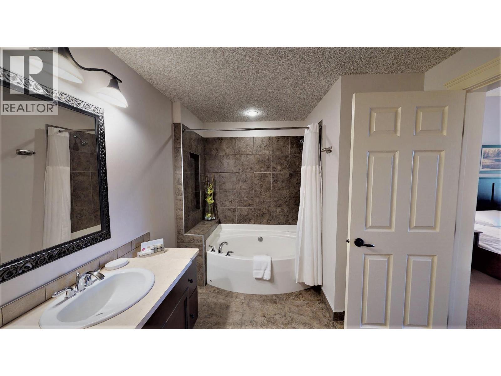 #523 B 500 BIGHORN BOULEVARD - 27