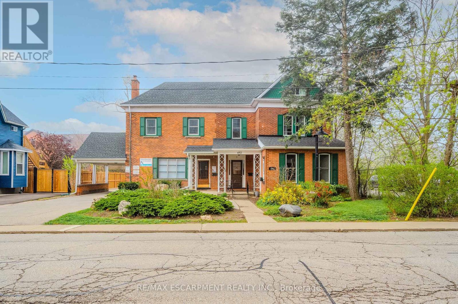 1 - 492 LOCUST STREET