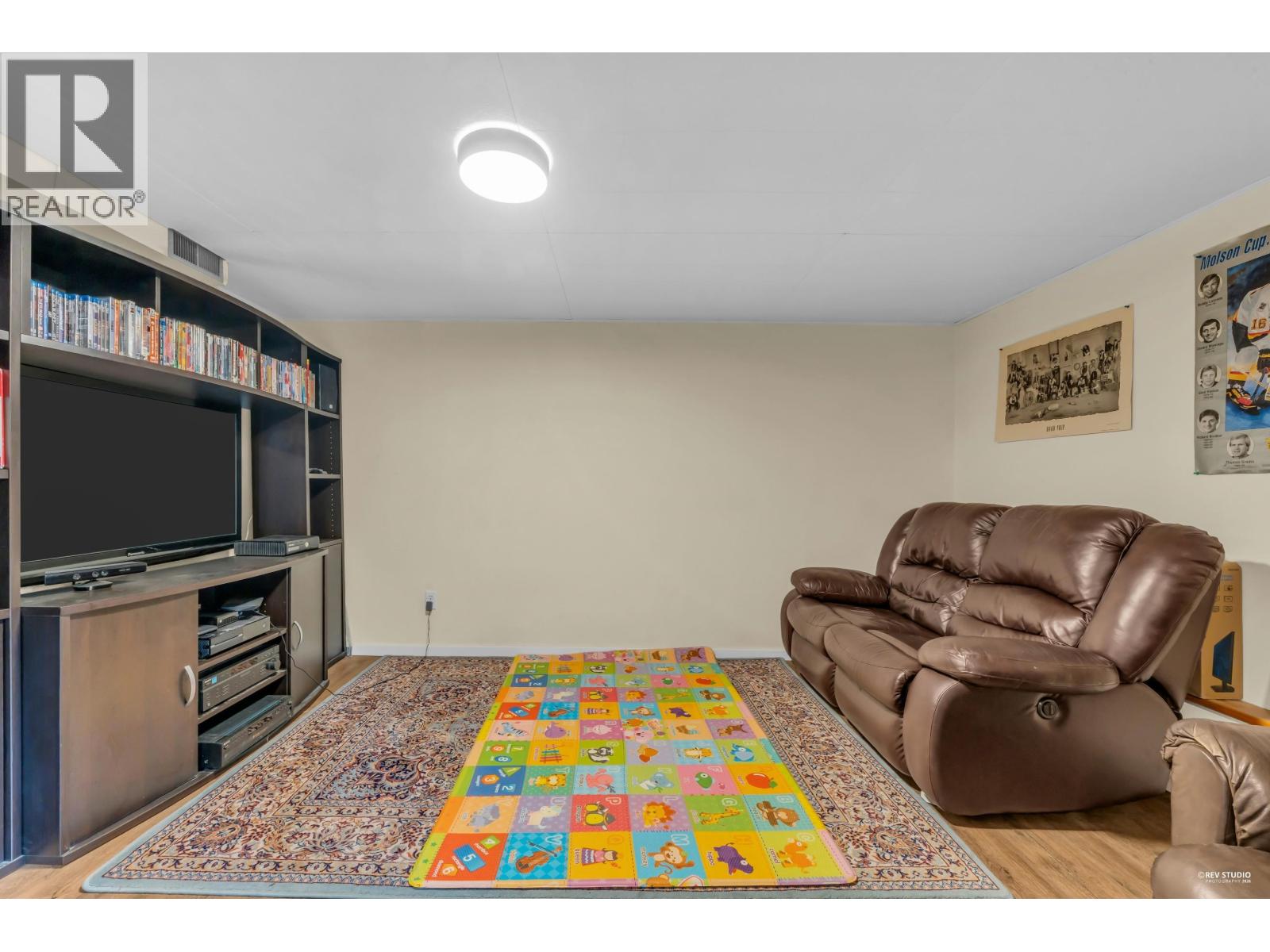 202 CARDIFF WAY, Port Moody