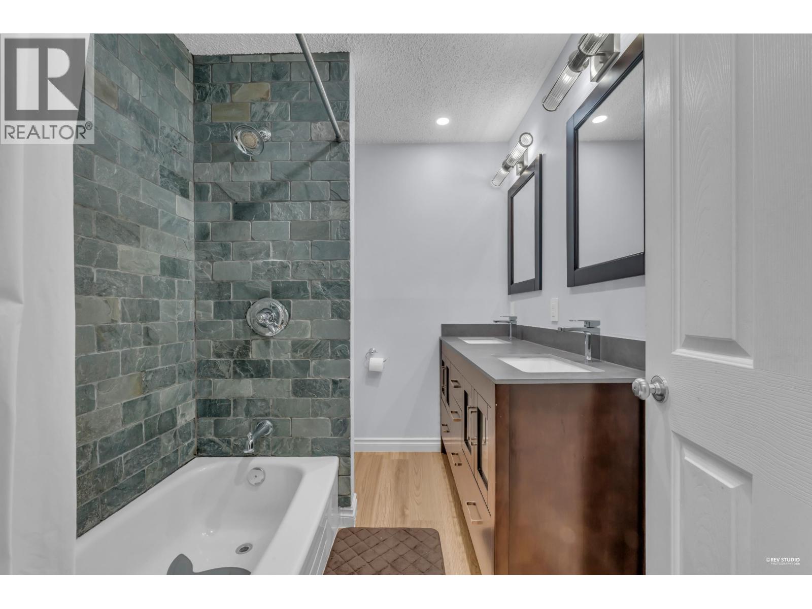 202 CARDIFF WAY, Port Moody