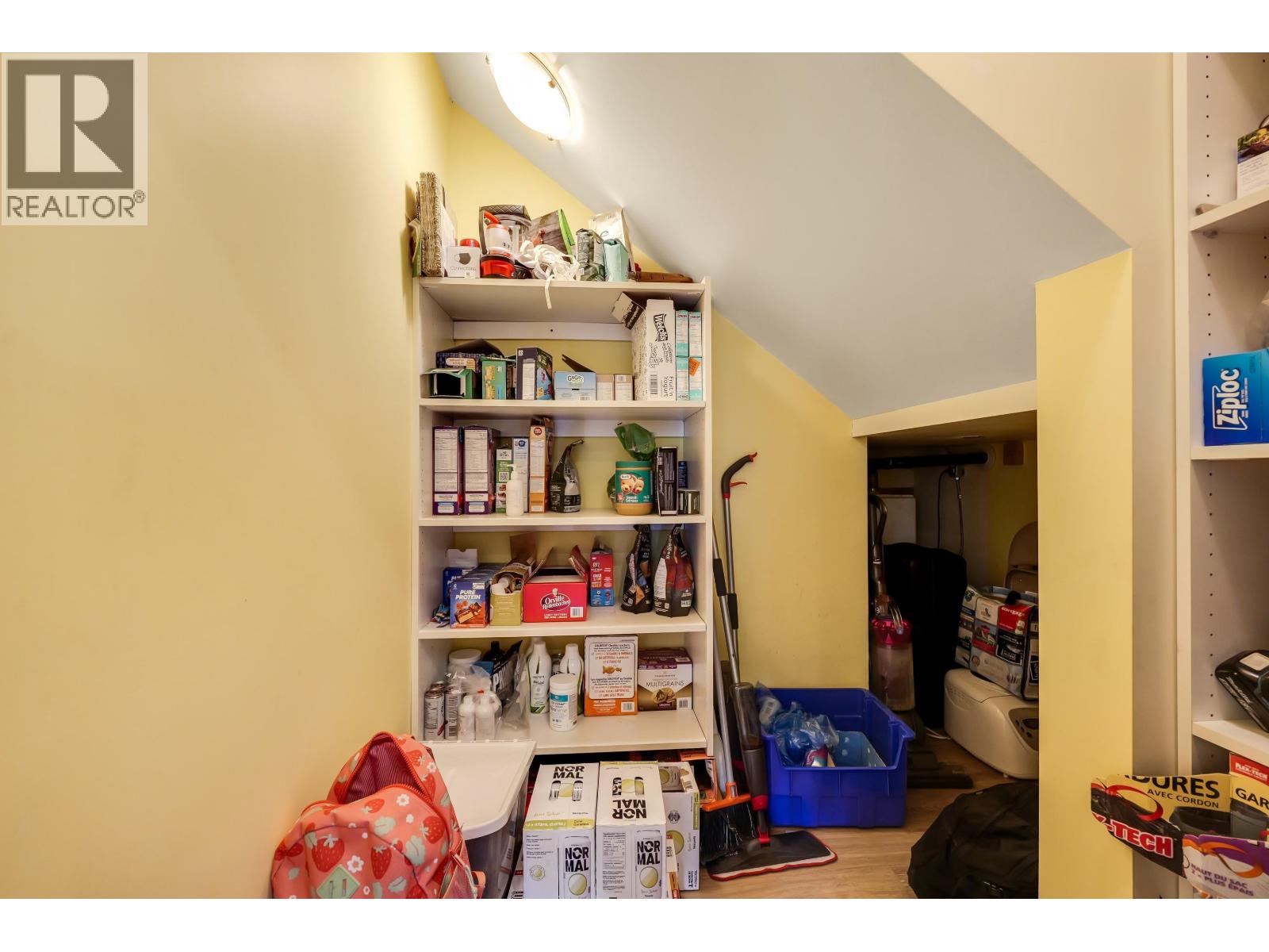 1012 CONDOR PLACE, Squamish