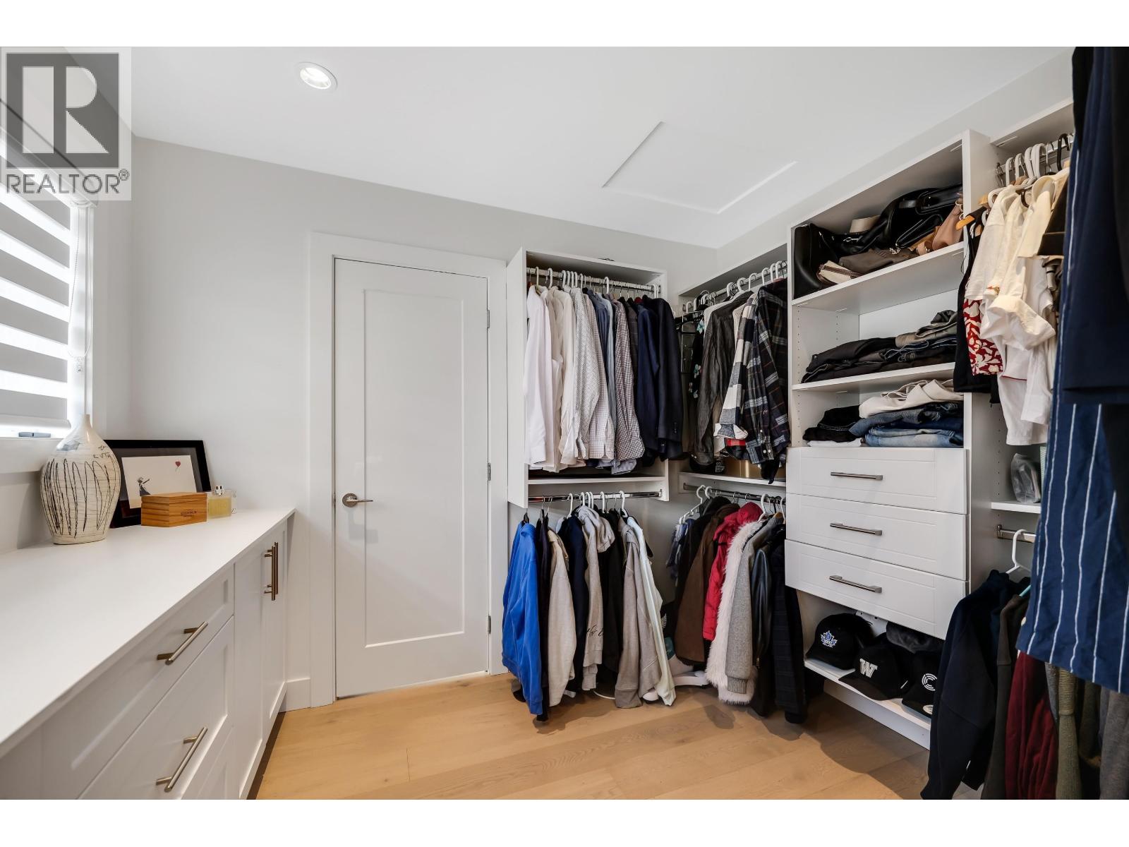 39226 FALCON CRESCENT, Squamish