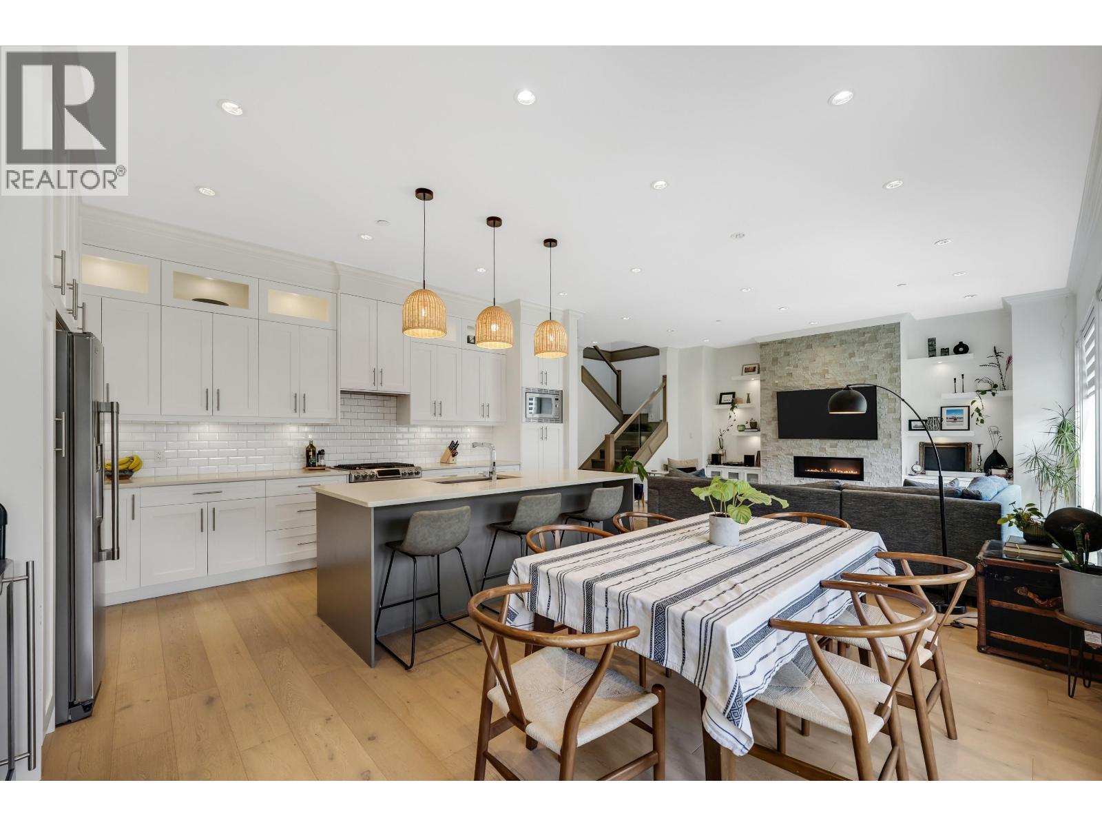 39226 FALCON CRESCENT, Squamish